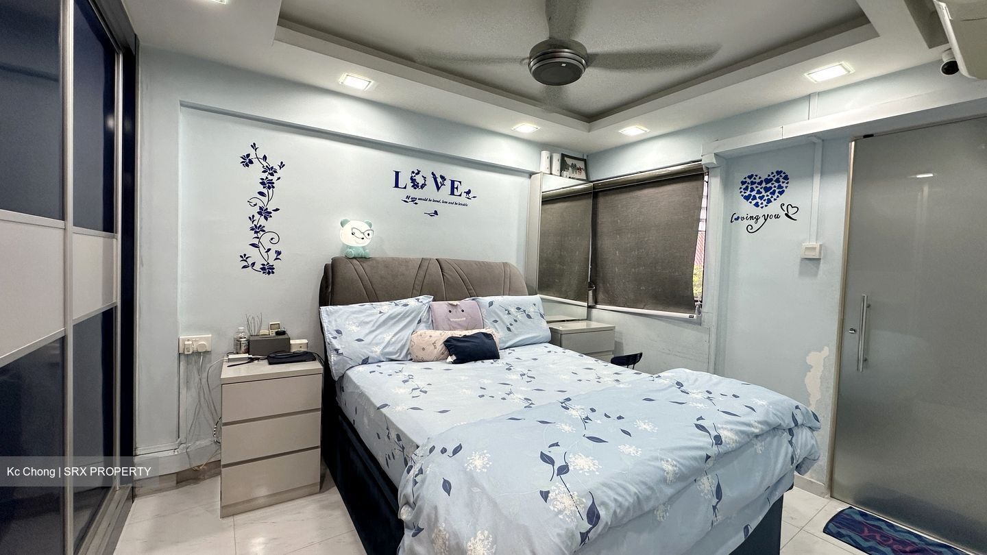 Blk 241 Jurong East Street 24 (Jurong East), HDB 3 Rooms #579047341